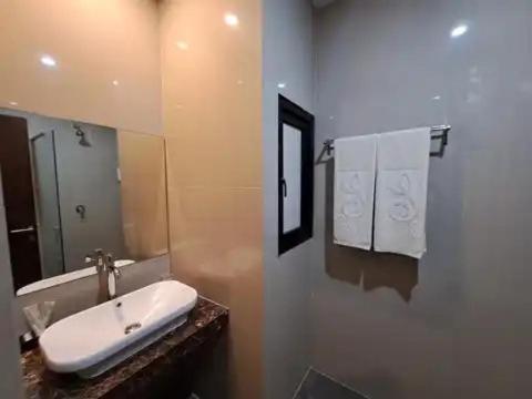 Hotel Simfony Alor Kalabahi Ngoại thất bức ảnh